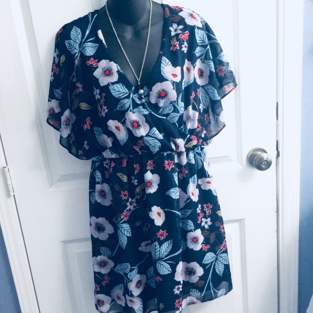 ➰Gorgeous Flared Floral Dress - Picture 2 of 2